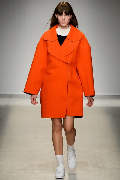 Look 28
